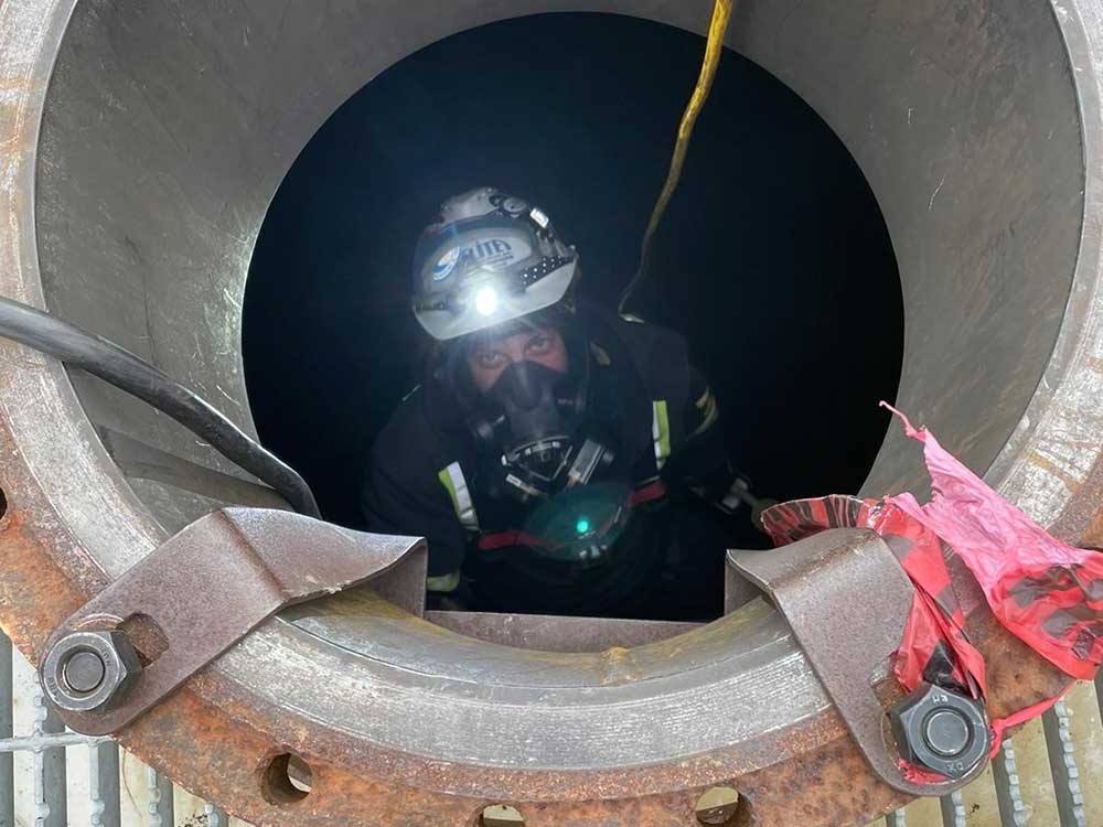 Working in a confined underground space